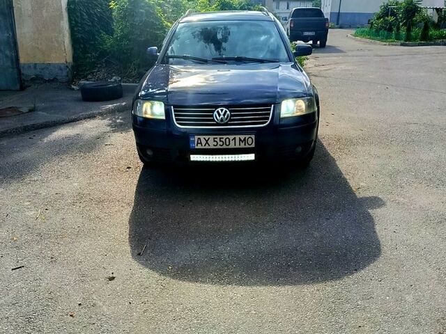 Синий Фольксваген Пассат, объемом двигателя 1.6 л и пробегом 385 тыс. км за 4500 $, фото 1 на Automoto.ua