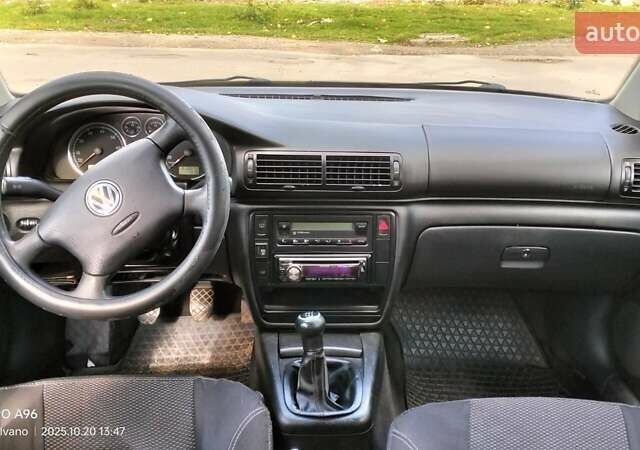 Синий Фольксваген Пассат, объемом двигателя 1.6 л и пробегом 310 тыс. км за 4000 $, фото 4 на Automoto.ua