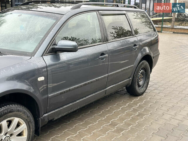 Синий Фольксваген Пассат, объемом двигателя 1.9 л и пробегом 384 тыс. км за 4200 $, фото 9 на Automoto.ua