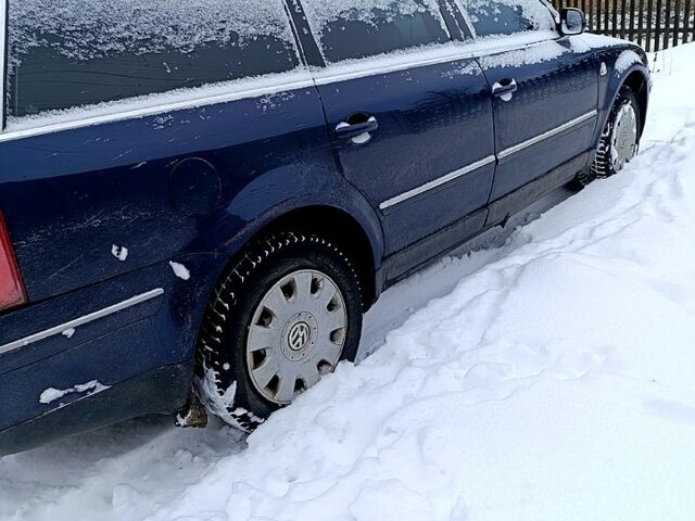 Синий Фольксваген Пассат, объемом двигателя 1.9 л и пробегом 324 тыс. км за 5300 $, фото 6 на Automoto.ua