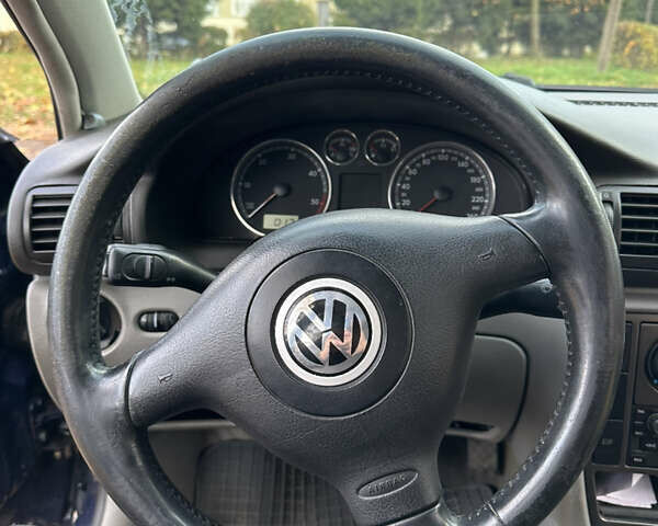 Синий Фольксваген Пассат, объемом двигателя 1.9 л и пробегом 305 тыс. км за 3599 $, фото 26 на Automoto.ua