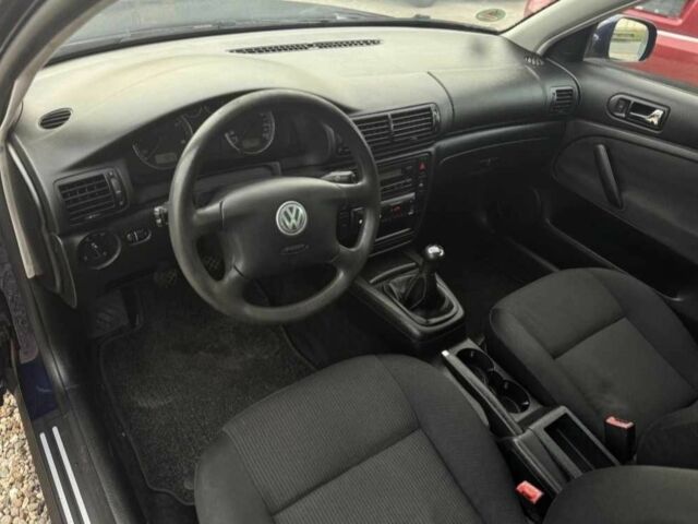 Синий Фольксваген Пассат, объемом двигателя 1.9 л и пробегом 257 тыс. км за 1300 $, фото 10 на Automoto.ua