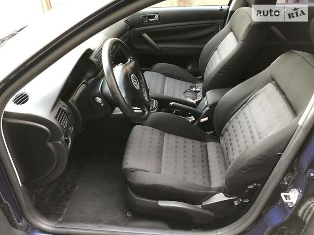 Синий Фольксваген Пассат, объемом двигателя 1.9 л и пробегом 320 тыс. км за 4500 $, фото 5 на Automoto.ua