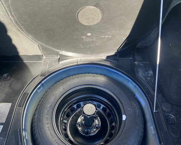 Синий Фольксваген Пассат, объемом двигателя 1.6 л и пробегом 228 тыс. км за 4750 $, фото 21 на Automoto.ua