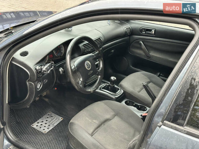 Синий Фольксваген Пассат, объемом двигателя 1.9 л и пробегом 384 тыс. км за 4200 $, фото 16 на Automoto.ua