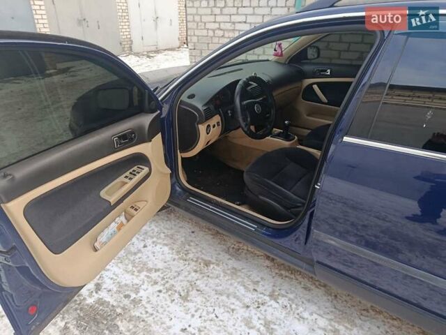 Синій Фольксваген Пассат, об'ємом двигуна 1.6 л та пробігом 395 тис. км за 4500 $, фото 4 на Automoto.ua