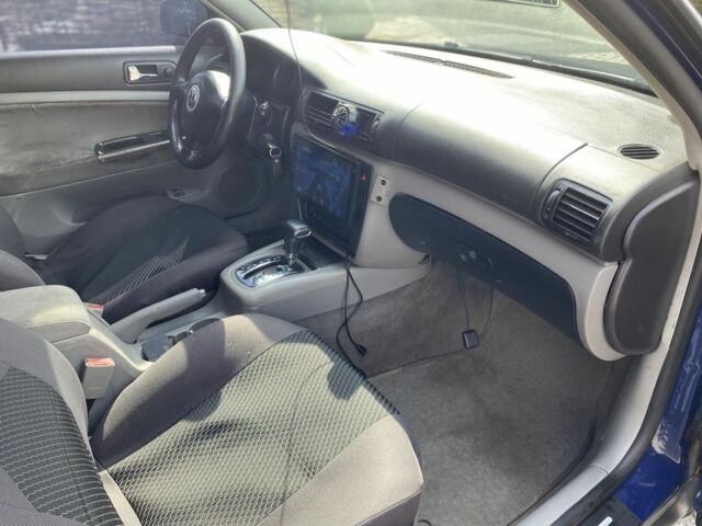 Синий Фольксваген Пассат, объемом двигателя 1.9 л и пробегом 180 тыс. км за 2250 $, фото 12 на Automoto.ua