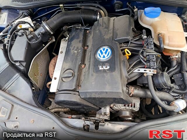 Синий Фольксваген Пассат, объемом двигателя 1.6 л и пробегом 385 тыс. км за 4500 $, фото 8 на Automoto.ua