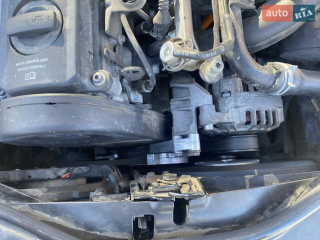 Синий Фольксваген Пассат, объемом двигателя 1.6 л и пробегом 228 тыс. км за 4750 $, фото 30 на Automoto.ua