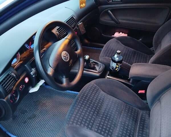 Синій Фольксваген Пассат, об'ємом двигуна 2 л та пробігом 295 тис. км за 4850 $, фото 11 на Automoto.ua