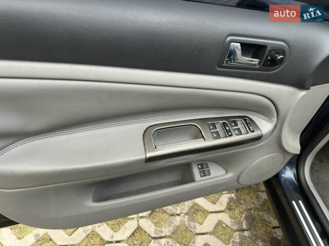 Синий Фольксваген Пассат, объемом двигателя 1.9 л и пробегом 381 тыс. км за 3800 $, фото 11 на Automoto.ua