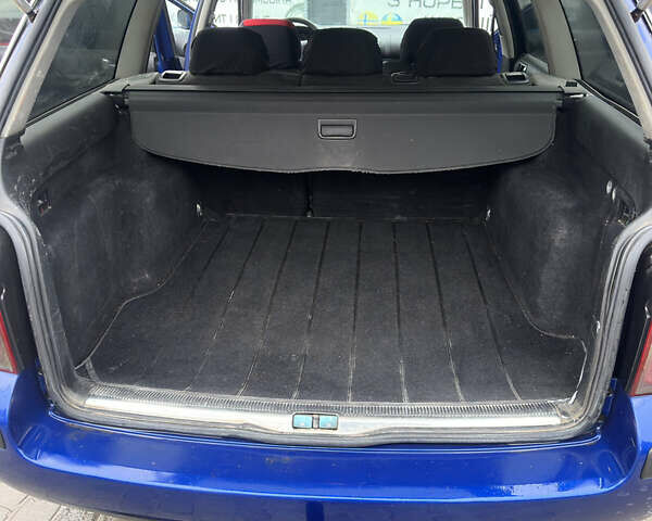 Синий Фольксваген Пассат, объемом двигателя 1.9 л и пробегом 313 тыс. км за 3999 $, фото 21 на Automoto.ua