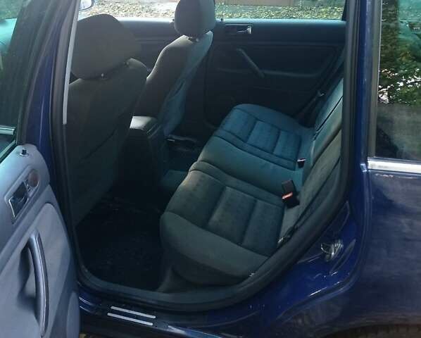 Синий Фольксваген Пассат, объемом двигателя 2.5 л и пробегом 285 тыс. км за 5200 $, фото 3 на Automoto.ua