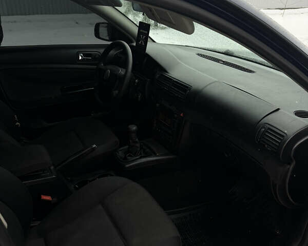 Синий Фольксваген Пассат, объемом двигателя 1.9 л и пробегом 300 тыс. км за 3850 $, фото 11 на Automoto.ua