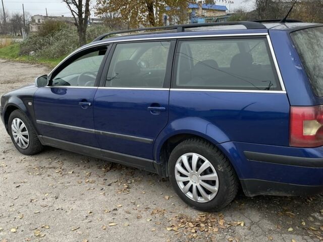 Синий Фольксваген Пассат, объемом двигателя 1.9 л и пробегом 370 тыс. км за 2399 $, фото 3 на Automoto.ua