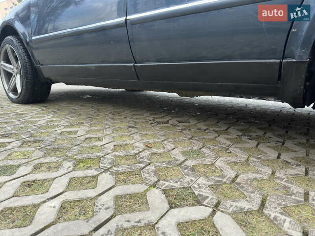 Синий Фольксваген Пассат, объемом двигателя 1.9 л и пробегом 381 тыс. км за 3800 $, фото 20 на Automoto.ua