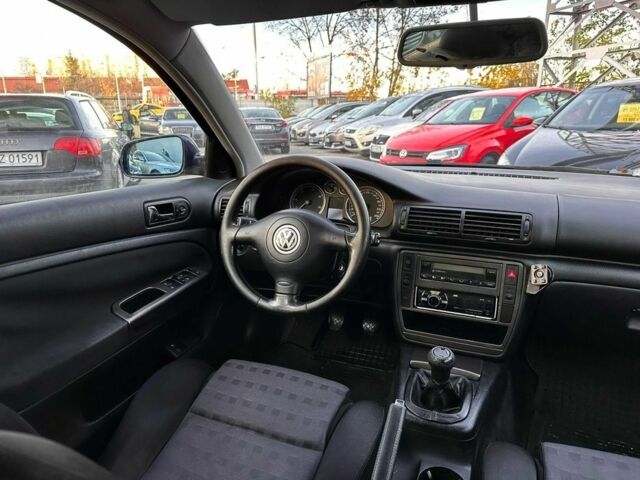 Синий Фольксваген Пассат, объемом двигателя 1.9 л и пробегом 210 тыс. км за 1550 $, фото 4 на Automoto.ua