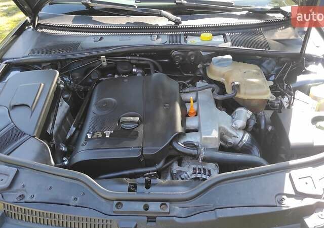 Синий Фольксваген Пассат, объемом двигателя 1.78 л и пробегом 200 тыс. км за 5200 $, фото 1 на Automoto.ua