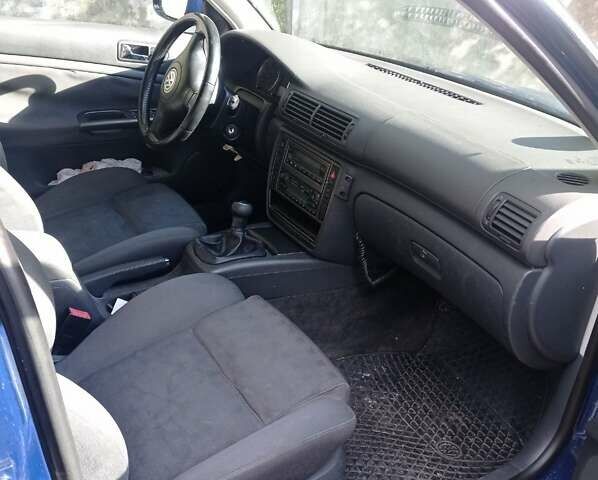 Синий Фольксваген Пассат, объемом двигателя 2.5 л и пробегом 285 тыс. км за 5200 $, фото 7 на Automoto.ua