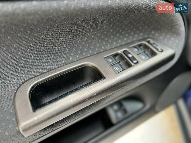 Синий Фольксваген Пассат, объемом двигателя 2 л и пробегом 310 тыс. км за 4599 $, фото 35 на Automoto.ua