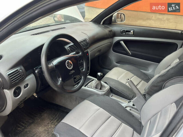 Синій Фольксваген Пассат, об'ємом двигуна 1.6 л та пробігом 289 тис. км за 3200 $, фото 4 на Automoto.ua