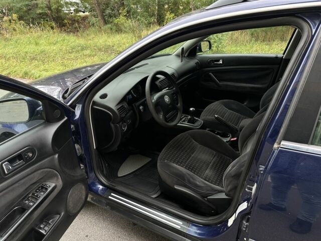 Синій Фольксваген Пассат, об'ємом двигуна 1.9 л та пробігом 380 тис. км за 2000 $, фото 10 на Automoto.ua