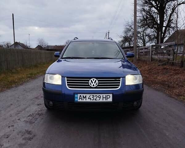 Синій Фольксваген Пассат, об'ємом двигуна 2 л та пробігом 295 тис. км за 4850 $, фото 1 на Automoto.ua