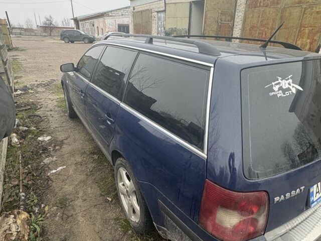 Синий Фольксваген Пассат, объемом двигателя 1.9 л и пробегом 450 тыс. км за 2800 $, фото 4 на Automoto.ua