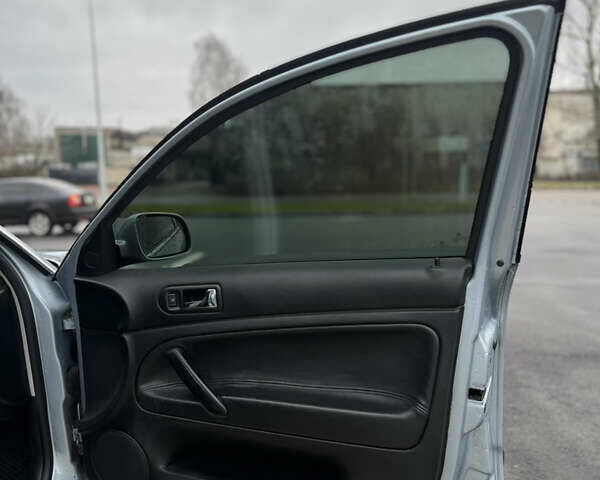 Синій Фольксваген Пассат, об'ємом двигуна 1.98 л та пробігом 197 тис. км за 4100 $, фото 14 на Automoto.ua