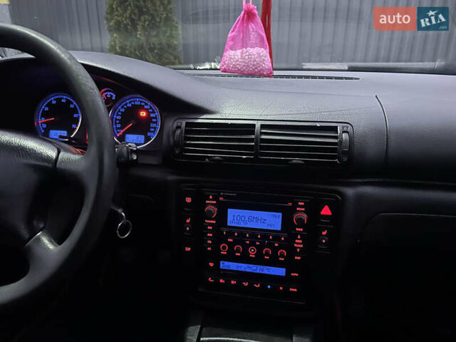 Синий Фольксваген Пассат, объемом двигателя 1.78 л и пробегом 273 тыс. км за 2350 $, фото 4 на Automoto.ua