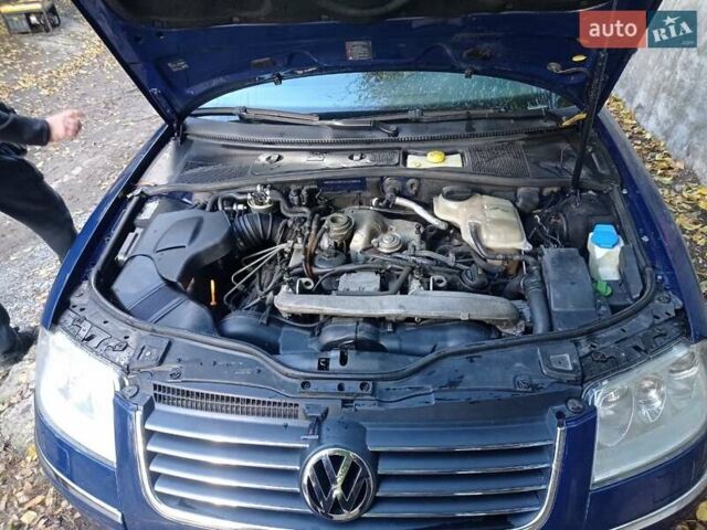 Синий Фольксваген Пассат, объемом двигателя 2.5 л и пробегом 285 тыс. км за 5200 $, фото 2 на Automoto.ua