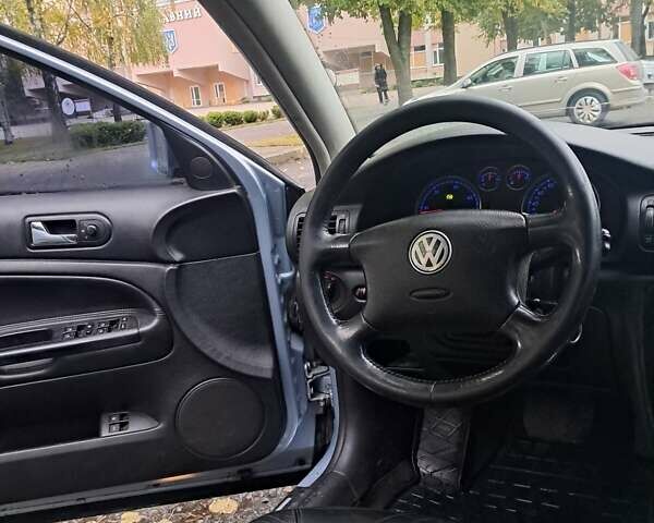 Синий Фольксваген Пассат, объемом двигателя 2.5 л и пробегом 232 тыс. км за 4200 $, фото 15 на Automoto.ua
