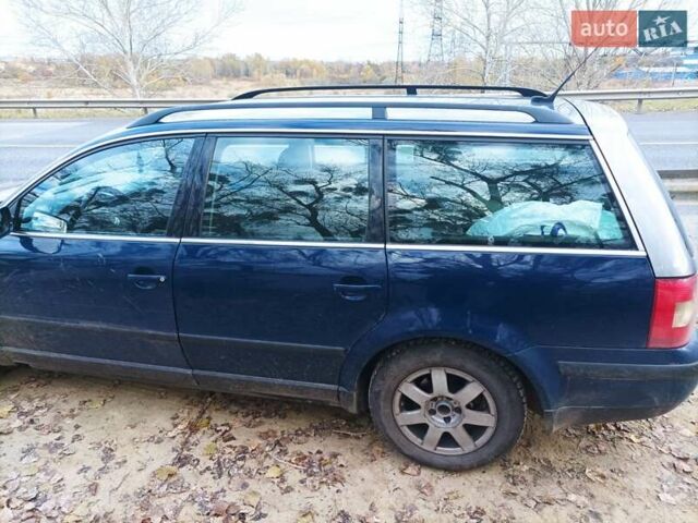 Синий Фольксваген Пассат, объемом двигателя 1.9 л и пробегом 300 тыс. км за 4500 $, фото 1 на Automoto.ua