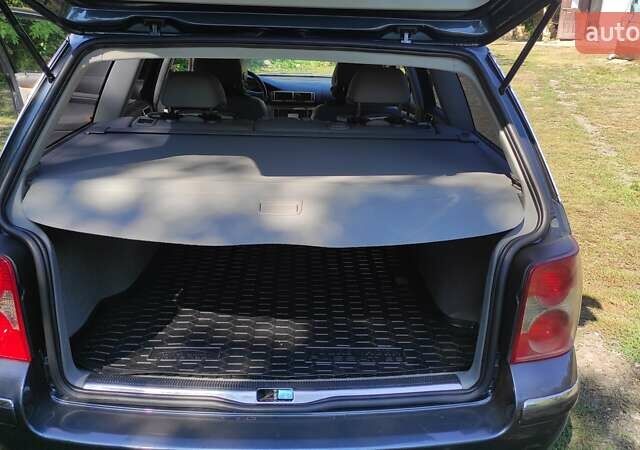 Синий Фольксваген Пассат, объемом двигателя 1.78 л и пробегом 200 тыс. км за 5200 $, фото 2 на Automoto.ua