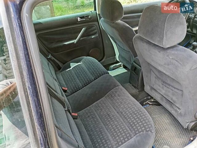 Синий Фольксваген Пассат, объемом двигателя 2.5 л и пробегом 279 тыс. км за 4650 $, фото 6 на Automoto.ua