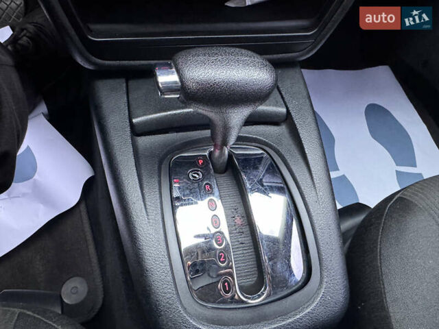 Синий Фольксваген Пассат, объемом двигателя 1.98 л и пробегом 209 тыс. км за 5000 $, фото 6 на Automoto.ua