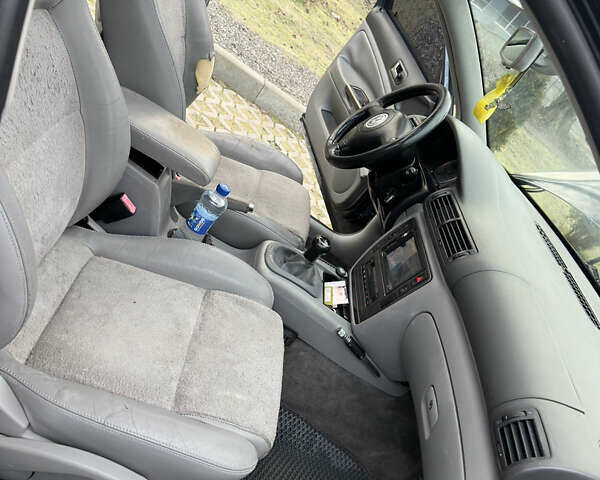 Синий Фольксваген Пассат, объемом двигателя 1.9 л и пробегом 381 тыс. км за 3800 $, фото 13 на Automoto.ua