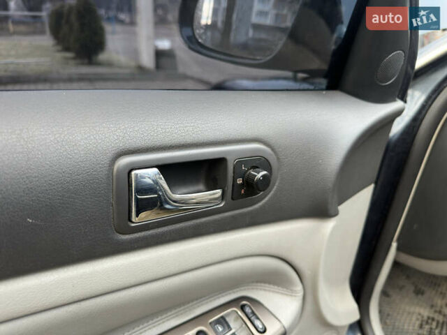 Синий Фольксваген Пассат, объемом двигателя 1.9 л и пробегом 381 тыс. км за 4150 $, фото 13 на Automoto.ua