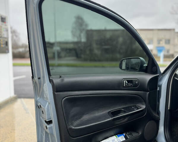 Синій Фольксваген Пассат, об'ємом двигуна 1.98 л та пробігом 197 тис. км за 4100 $, фото 8 на Automoto.ua