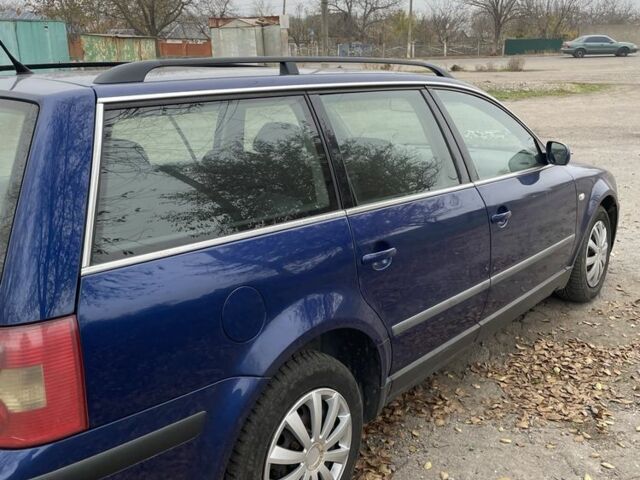 Синий Фольксваген Пассат, объемом двигателя 1.9 л и пробегом 370 тыс. км за 2399 $, фото 4 на Automoto.ua