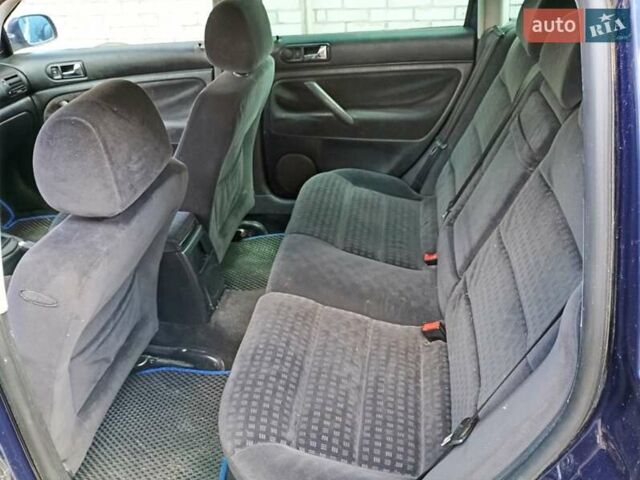 Синий Фольксваген Пассат, объемом двигателя 2.5 л и пробегом 279 тыс. км за 4650 $, фото 2 на Automoto.ua