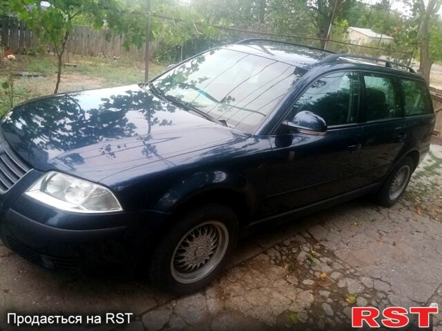 Синий Фольксваген Пассат, объемом двигателя 1.9 л и пробегом 390 тыс. км за 3500 $, фото 1 на Automoto.ua