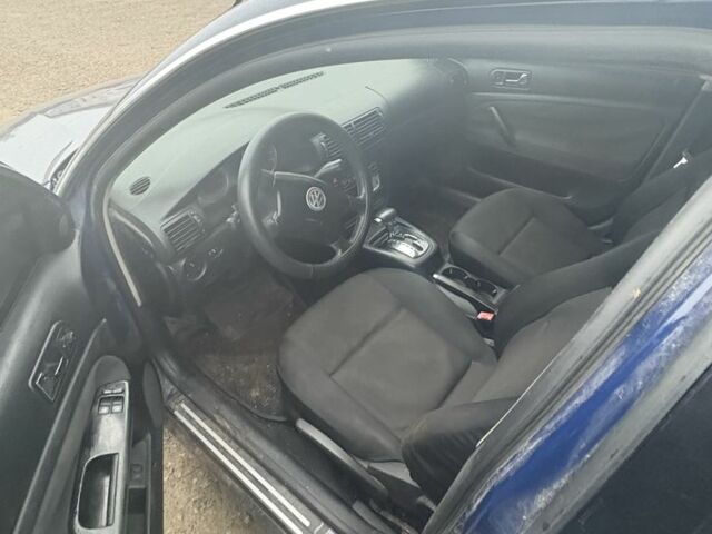 Синий Фольксваген Пассат, объемом двигателя 1.9 л и пробегом 450 тыс. км за 2800 $, фото 5 на Automoto.ua