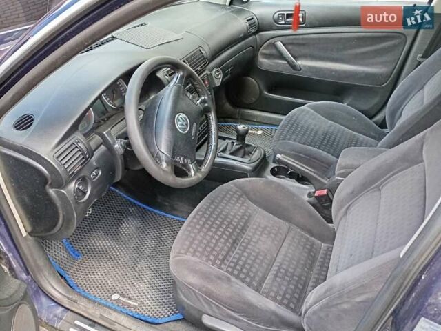 Синий Фольксваген Пассат, объемом двигателя 2.5 л и пробегом 279 тыс. км за 4650 $, фото 11 на Automoto.ua