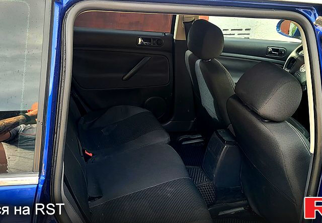 Синій Фольксваген Пассат, об'ємом двигуна 2 л та пробігом 225 тис. км за 5200 $, фото 3 на Automoto.ua