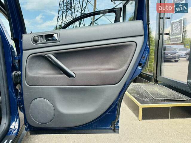 Синій Фольксваген Пассат, об'ємом двигуна 1.6 л та пробігом 228 тис. км за 6300 $, фото 22 на Automoto.ua