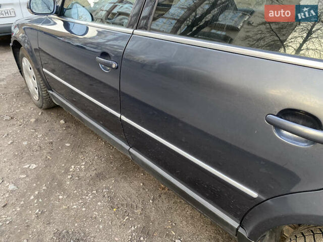 Синий Фольксваген Пассат, объемом двигателя 1.9 л и пробегом 350 тыс. км за 3000 $, фото 2 на Automoto.ua