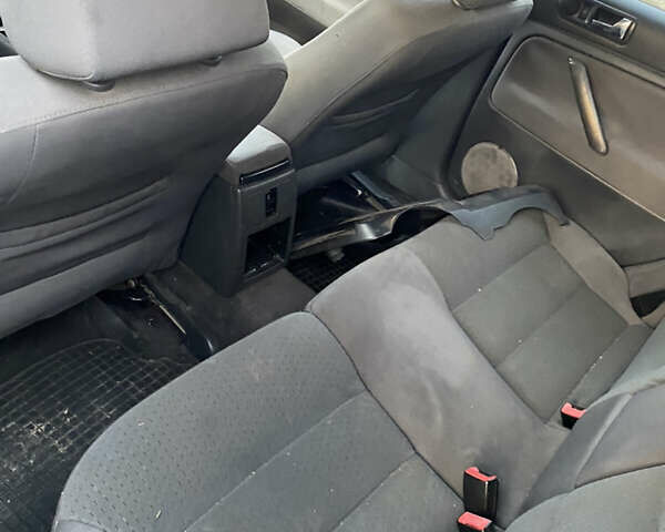 Синий Фольксваген Пассат, объемом двигателя 1.9 л и пробегом 350 тыс. км за 3000 $, фото 12 на Automoto.ua