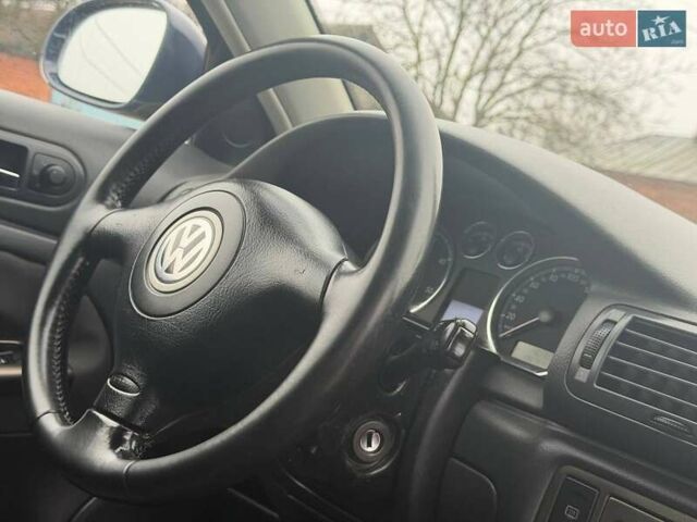 Синий Фольксваген Пассат, объемом двигателя 0 л и пробегом 225 тыс. км за 4490 $, фото 34 на Automoto.ua