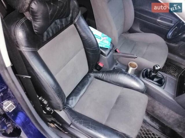 Синій Фольксваген Пассат, об'ємом двигуна 2 л та пробігом 316 тис. км за 3400 $, фото 5 на Automoto.ua